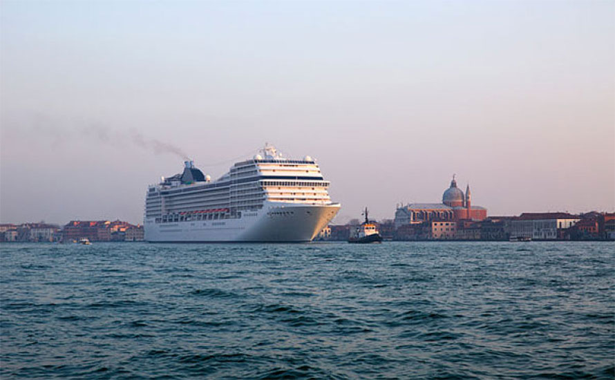 How should the garbage on the ship be disposed of?